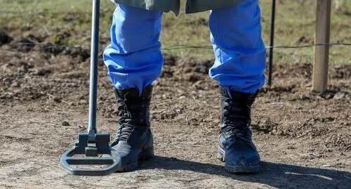 Minesweeper searching for mines, March, 2021. Photo by Aziz Karimov for the Caucasian Knot Minesweeper searching for mines, March, 2021. Photo by Aziz Karimov for the Caucasian Knot