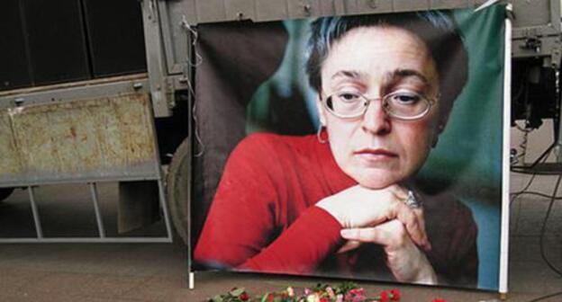 Banner with the portrait of the murder of Anna Politkovskaya. 2009. Photo from the "Caucasian Knot" archive Banner with the portrait of the murder of Anna Politkovskaya. 2009. Photo from the "Caucasian Knot" archive