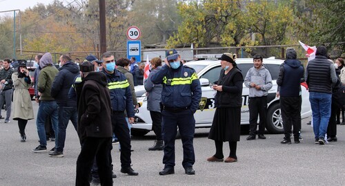 Policemen at the entrance to the prison, November 6, 2021. Photo by Inna Kukudzhanova for the Caucasian Knot Policemen at the entrance to the prison, November 6, 2021. Photo by Inna Kukudzhanova for the Caucasian Knot