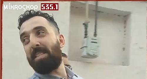 Fuad Ismayilov while detained by the police. Screenshot of the video https://www.facebook.com/MikroskopMedia/videos/666513364131446/?v=666513364131446 Fuad Ismayilov while detained by the police. Screenshot of the video https://www.facebook.com/MikroskopMedia/videos/666513364131446/?v=666513364131446