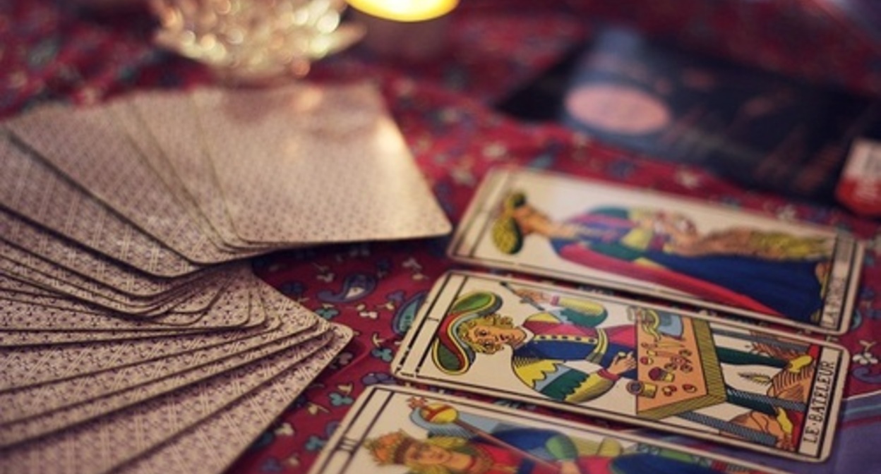 Card-reading. Photo: pixabay.com Card-reading. Photo: pixabay.com