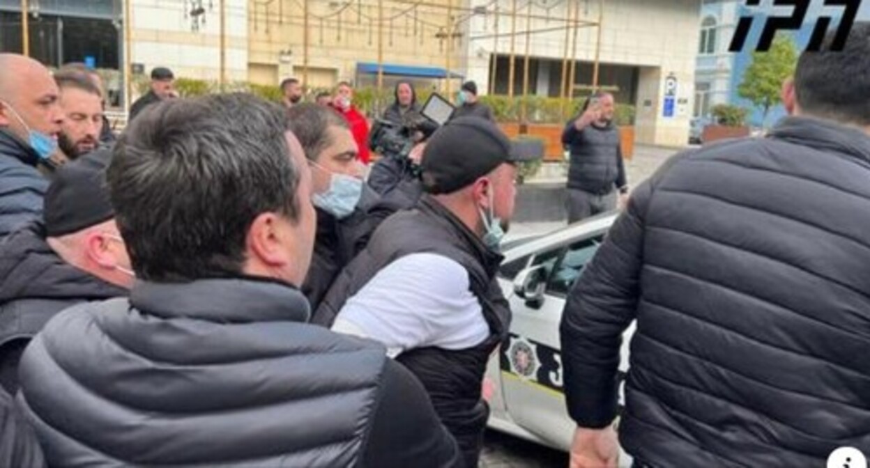Protest action in Batumi, February 19, 2022. Screenshot: https://www.facebook.com/interpressnews.ge/posts/5029926880407162 Protest action in Batumi, February 19, 2022. Screenshot: https://www.facebook.com/interpressnews.ge/posts/5029926880407162