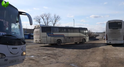 Buses with the refugees from Donbass in Rostov Region. February 19, 2022. Screenshot of the video by the "Caucasian Knot" Buses with the refugees from Donbass in Rostov Region. February 19, 2022. Screenshot of the video by the "Caucasian Knot"