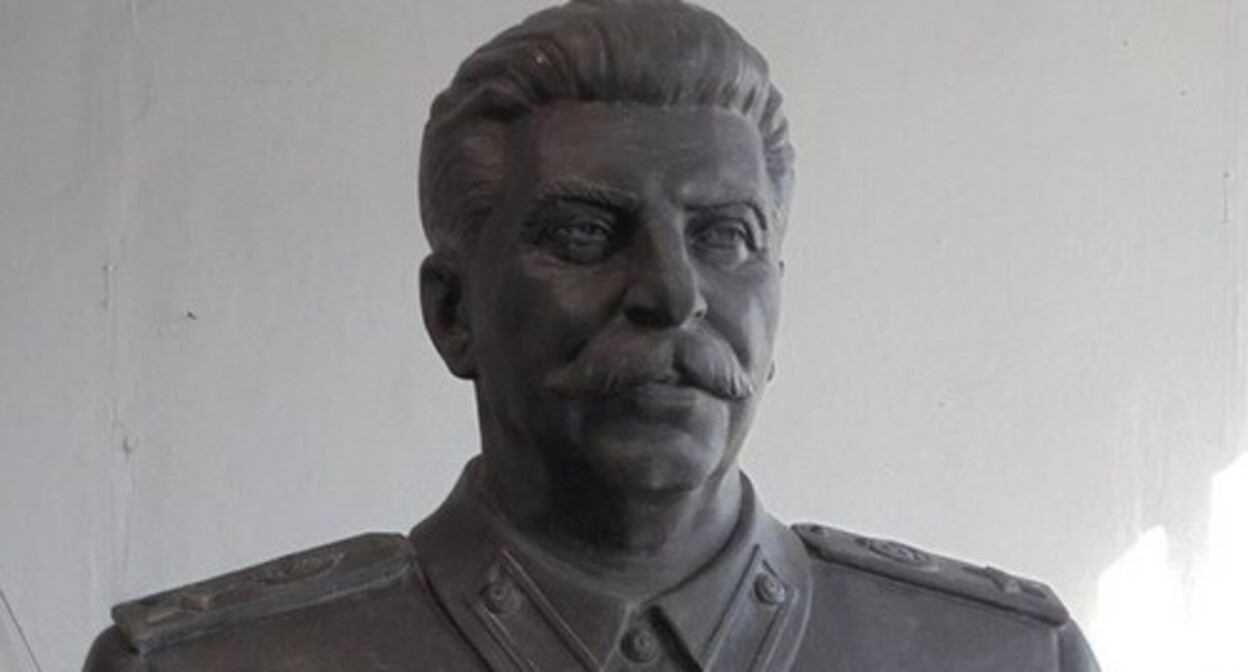 A monument to Stalin. Photo by the press service of the Communist Party of the Russian Federation (CPRF), http://m.sibkray.ru/news/1/896937/ A monument to Stalin. Photo by the press service of the Communist Party of the Russian Federation (CPRF), http://m.sibkray.ru/news/1/896937/