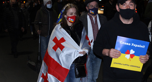 Rally in the centre of Tbilisi in support of Ukraine. Photo by Inna Kukudzhanova for the Caucasian Knot Rally in the centre of Tbilisi in support of Ukraine. Photo by Inna Kukudzhanova for the Caucasian Knot
