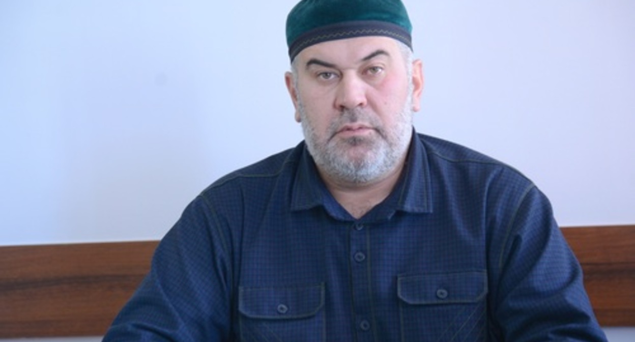 Asvad Kharekhanov. Photo: website of the Ministry of Education and Science of Chechnya, https://mon95.ru/ministry/deputy/kharekhanov-asvad-garinovich Asvad Kharekhanov. Photo: website of the Ministry of Education and Science of Chechnya, https://mon95.ru/ministry/deputy/kharekhanov-asvad-garinovich