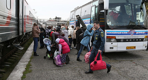 Refugees from Donbass leave Sukhum. Photo: http://www.mchsra.info Refugees from Donbass leave Sukhum. Photo: http://www.mchsra.info