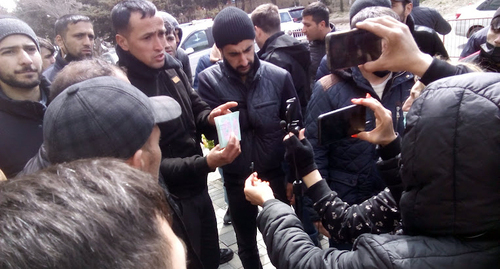 Participants in the Karabakh war demand the status of veterans from the Azerbaijani Defense Ministry. Photo by Kamal Ali for the Caucasian Knot Participants in the Karabakh war demand the status of veterans from the Azerbaijani Defense Ministry. Photo by Kamal Ali for the Caucasian Knot