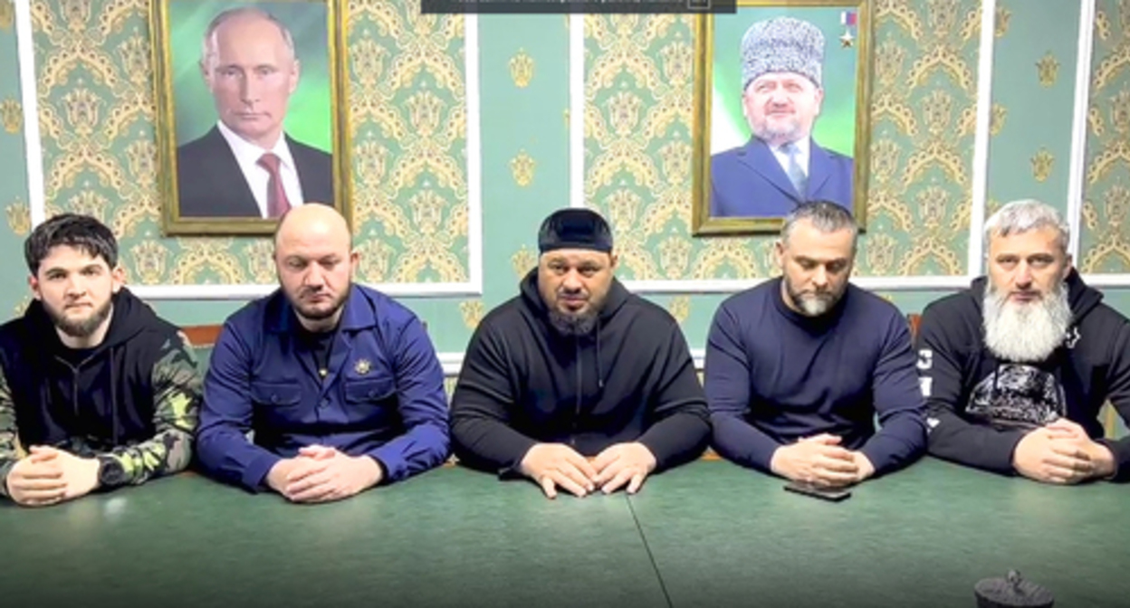 Heads of departments of the Ministry of Internal Affairs, the Ministry of Emergency Situations and the National Guard for Chechnya appear on Instagram with threats towards the Yangulbaev family. Screenshot: https://www.instagram.com/p/CZcfYdUqncf/ Heads of departments of the Ministry of Internal Affairs, the Ministry of Emergency Situations and the National Guard for Chechnya appear on Instagram with threats towards the Yangulbaev family. Screenshot: https://www.instagram.com/p/CZcfYdUqncf/