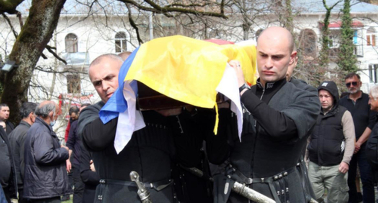 The funeral of David Gobedjishvili, a Georgian military. Photo https://www.newsgeorgia.ge/погибший-в-украине-грузинский-военны/ The funeral of David Gobedjishvili, a Georgian military. Photo https://www.newsgeorgia.ge/погибший-в-украине-грузинский-военны/