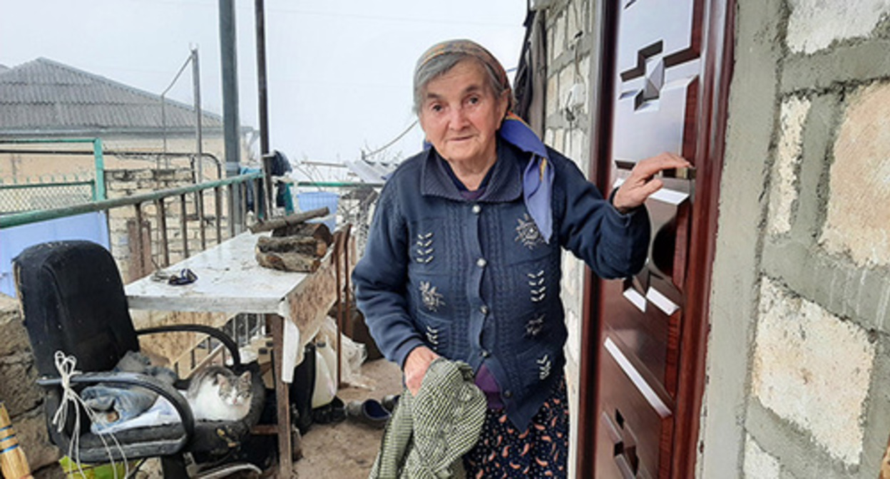Lena Khachatryan, a pensioneer. The Nakhichevanik community in the Askeran District of Nagorno-Karabakh. March 2022. Photo by Alvard Grigoryan for the "Caucasian Knot" Lena Khachatryan, a pensioneer. The Nakhichevanik community in the Askeran District of Nagorno-Karabakh. March 2022. Photo by Alvard Grigoryan for the "Caucasian Knot"