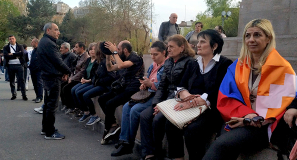 Participants of a protest action in Yerevan. Photo by Armine Martirosyan for the "Caucasian Knot" Participants of a protest action in Yerevan. Photo by Armine Martirosyan for the "Caucasian Knot"