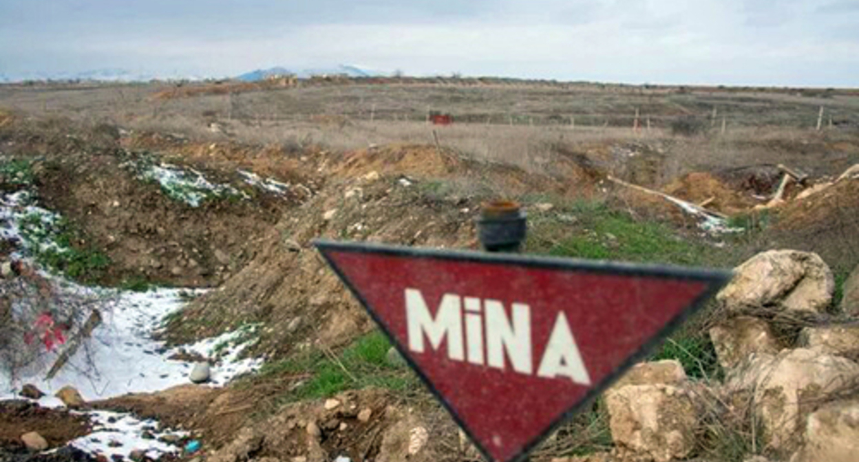 A mine warning sign. Photo https://vestikavkaza.ru/material/386316?utm_source=yxnews&utm_medium=desktop A mine warning sign. Photo https://vestikavkaza.ru/material/386316?utm_source=yxnews&utm_medium=desktop