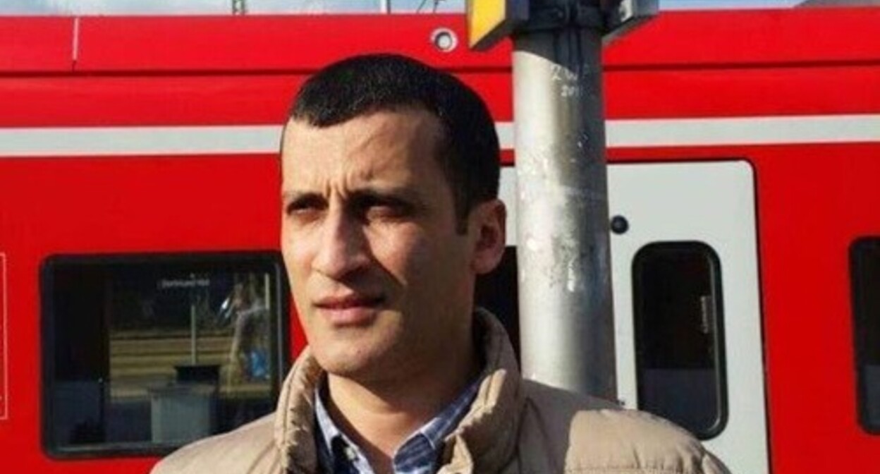 Elchin Mamed. Screenshot http://www.massa.az/news/az/16292/pravozaschitnik-pomeschen-v-bolnicu-dlya-zaklyuchyonnyh Elchin Mamed. Screenshot http://www.massa.az/news/az/16292/pravozaschitnik-pomeschen-v-bolnicu-dlya-zaklyuchyonnyh