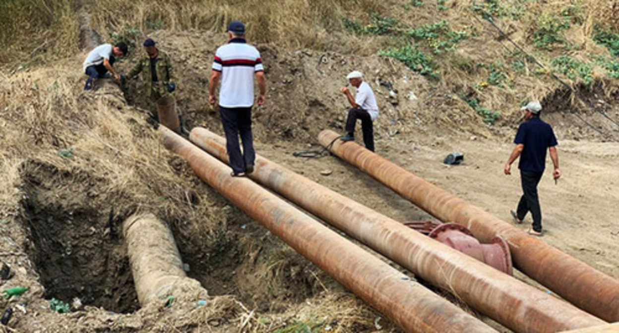 Water pipeline leading to Izberbash. Photo: https://www.riadagestan.ru/upload/iblock/628/62835bc822d9e1c2c61c1c852ad9fbff.jpg Water pipeline leading to Izberbash. Photo: https://www.riadagestan.ru/upload/iblock/628/62835bc822d9e1c2c61c1c852ad9fbff.jpg