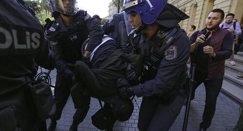 The detention of activists in Baku. October 8, 2019. Photo by Aziz Karimov for the "Caucasian Knot" The detention of activists in Baku. October 8, 2019. Photo by Aziz Karimov for the "Caucasian Knot"