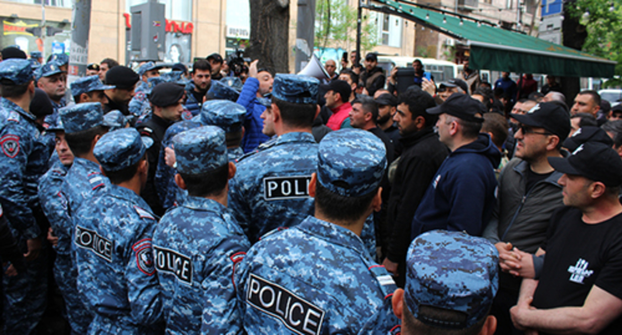 The police during the rally. Yerevan, May 3, 2022. Photo by Tigran Petrosyan for the "Caucasian Knot" The police during the rally. Yerevan, May 3, 2022. Photo by Tigran Petrosyan for the "Caucasian Knot"