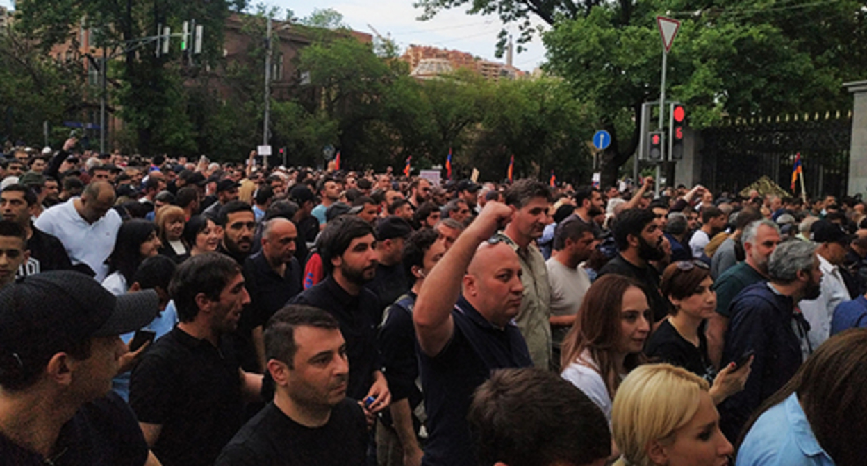 Participants in the rally. Yerevan, May 4, 2022. Photo by Tigran Petrosyan for the "Caucasian Knot" Participants in the rally. Yerevan, May 4, 2022. Photo by Tigran Petrosyan for the "Caucasian Knot"