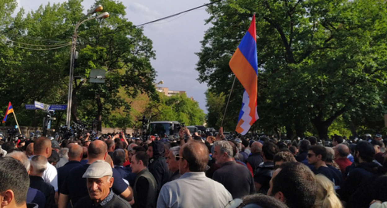 The flag of Nagorno-Karabakh at the opposition rally in Yerevan. Photo by Armine Martirosyan for the "Caucasian Knot" The flag of Nagorno-Karabakh at the opposition rally in Yerevan. Photo by Armine Martirosyan for the "Caucasian Knot"