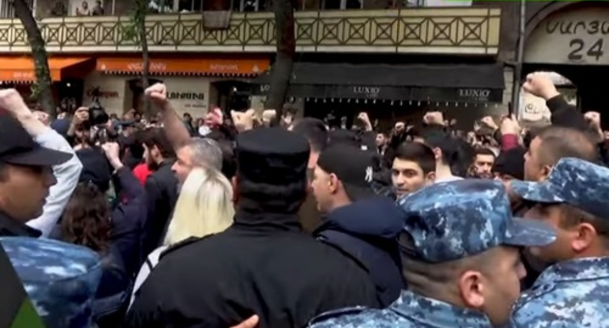 A protest action of the Armenian opposition in Yerevan. Screenshot of the video by the "Caucasian Knot" https://www.youtube.com/watch?v=hdoW5pLx9UQ A protest action of the Armenian opposition in Yerevan. Screenshot of the video by the "Caucasian Knot" https://www.youtube.com/watch?v=hdoW5pLx9UQ