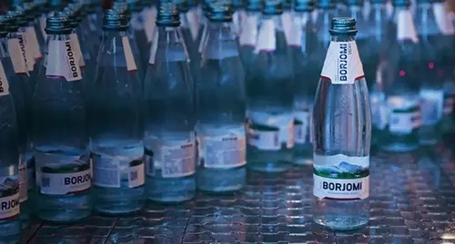 Borjomi factory. Photo: https://www.borjomi.com/int_ru/water/ Borjomi factory. Photo: https://www.borjomi.com/int_ru/water/