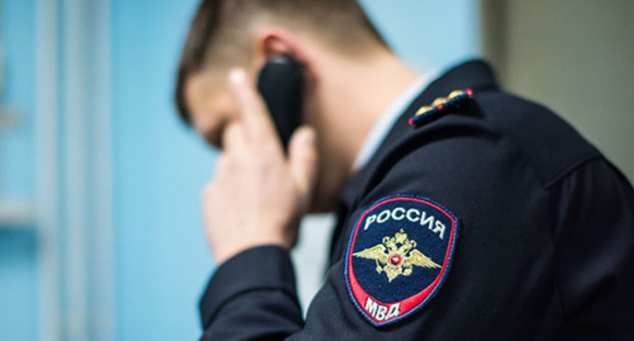 A policeman. Photo courtesy of Elena Sineok, Yuga.ru A policeman. Photo courtesy of Elena Sineok, Yuga.ru