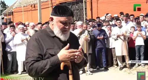 The public reconciliation of warring families in the Kurchaloi District of Chechnya. Screenshot of the video by the "Grozny" TV Channel https://www.youtube.com/watch?v=-Ed2s6tTdgQ The public reconciliation of warring families in the Kurchaloi District of Chechnya. Screenshot of the video by the "Grozny" TV Channel https://www.youtube.com/watch?v=-Ed2s6tTdgQ