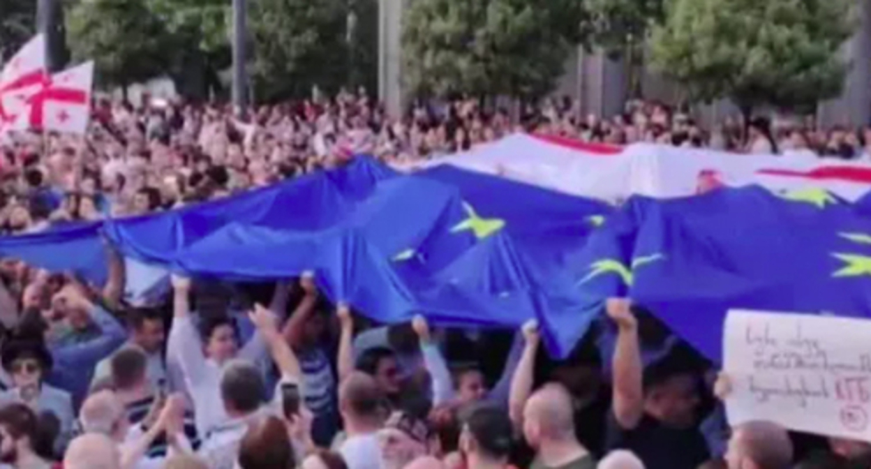 A rally in support of Georgia’s accession to the EU. Screenshot: https://sputnik-georgia.ru/ A rally in support of Georgia’s accession to the EU. Screenshot: https://sputnik-georgia.ru/