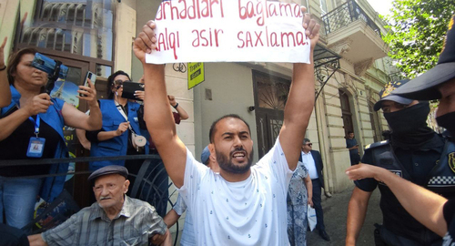 Participants of a protest action in Baku. Photo by Faik Medjid for the Caucasian Knot Participants of a protest action in Baku. Photo by Faik Medjid for the Caucasian Knot