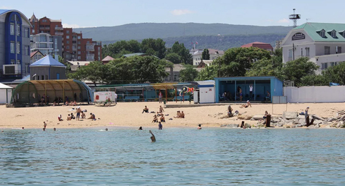 A beach in Derbent. Photo: https://riadagestan.ru/news/incidents/in_makhachkala_checked_a_recreation_area_on_the_shore_of_the_caspian_sea/ A beach in Derbent. Photo: https://riadagestan.ru/news/incidents/in_makhachkala_checked_a_recreation_area_on_the_shore_of_the_caspian_sea/