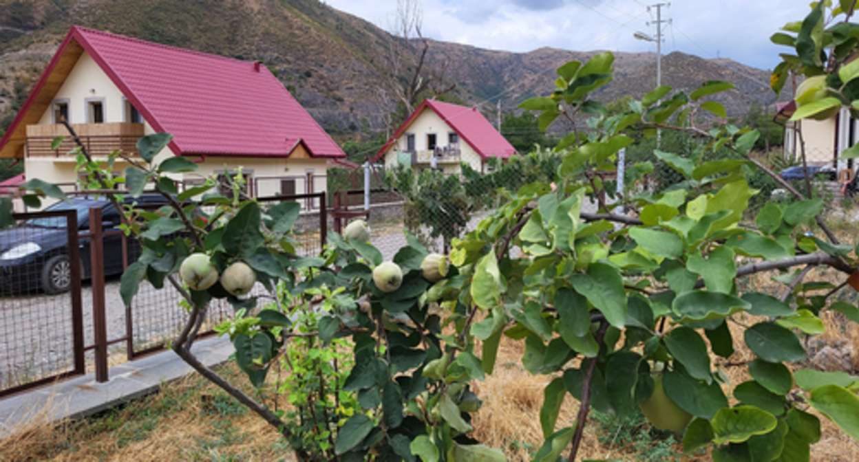 Houses in the village of Akhavno. Photo by Alvard Grigoryan for the Caucasian Knot Houses in the village of Akhavno. Photo by Alvard Grigoryan for the Caucasian Knot