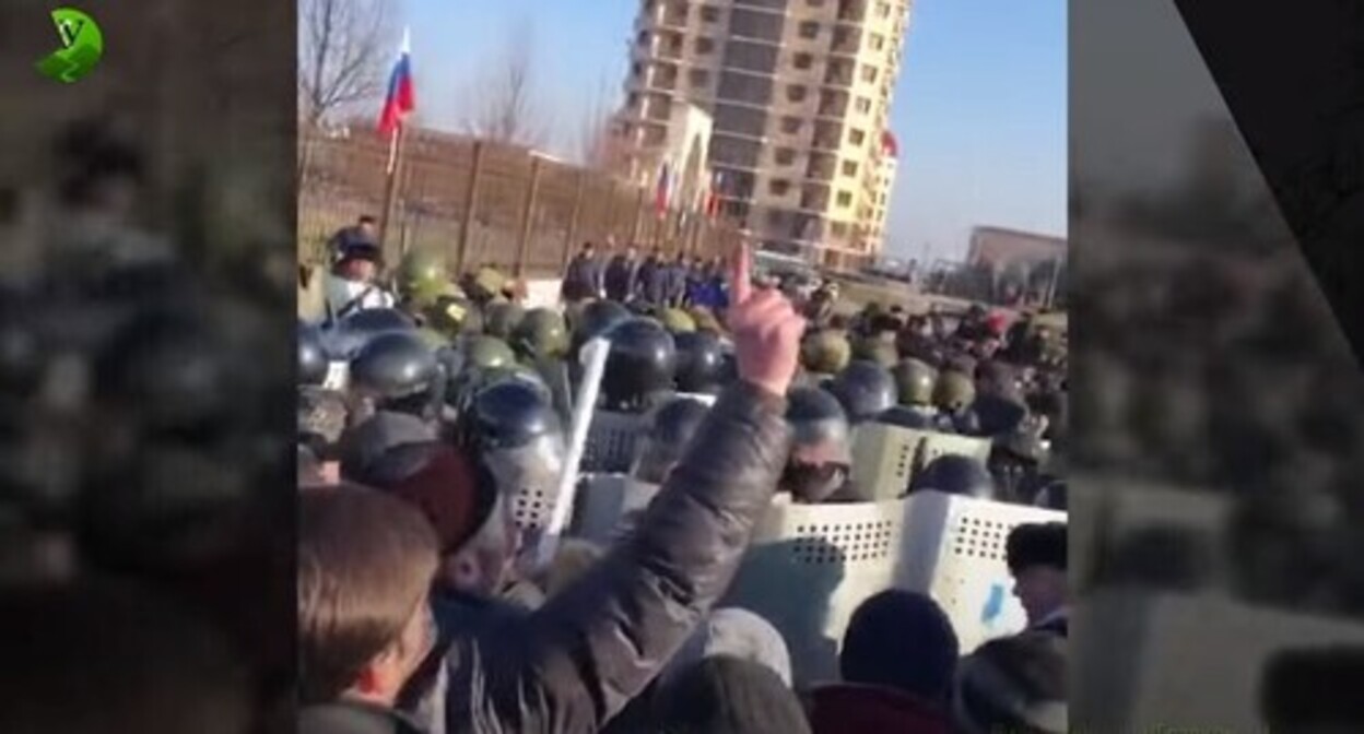 The protest action held in Magas on March 26, 2019. Screenshot of the video by the "Caucasian Knot" https://www.youtube.com/watch?v=B7vqt3Qx1bE The protest action held in Magas on March 26, 2019. Screenshot of the video by the "Caucasian Knot" https://www.youtube.com/watch?v=B7vqt3Qx1bE