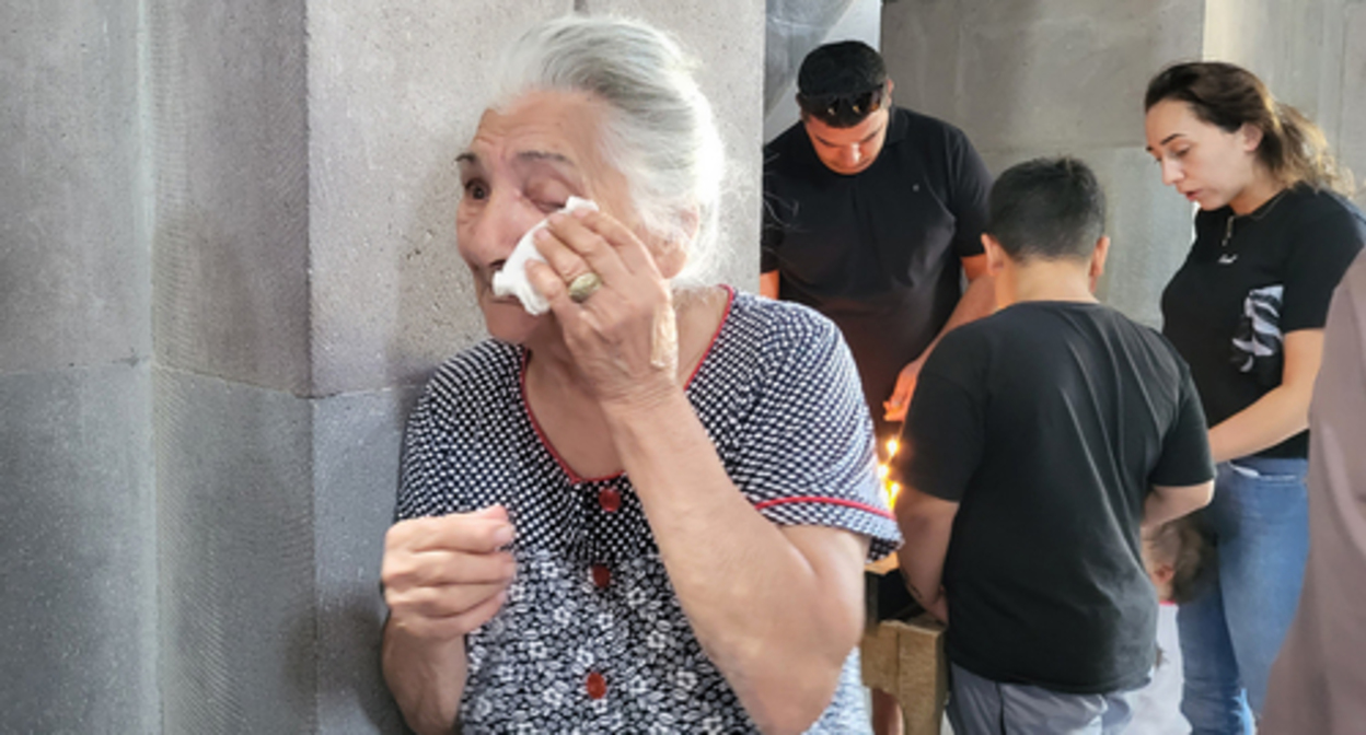 The residents of Berdzor have attended the last service at the local church. August 18, 2022. Photo by Alvard Grigoryan for the "Caucasian Knot" The residents of Berdzor have attended the last service at the local church. August 18, 2022. Photo by Alvard Grigoryan for the "Caucasian Knot"
