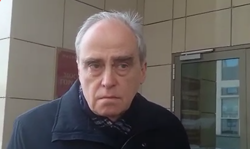 Yan Rachinsky near the court building. Photo by the "Caucasian Knot" correspondent, February 8, 2022 Yan Rachinsky near the court building. Photo by the "Caucasian Knot" correspondent, February 8, 2022