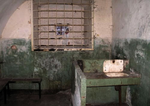 A prison cell. Photo from the website http://izkolonii.ru A prison cell. Photo from the website http://izkolonii.ru
