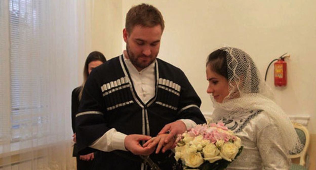 A Chechen wedding. Photo: Grozny Inform https://www.grozny-inform.ru/news/society/116927/" A Chechen wedding. Photo: Grozny Inform https://www.grozny-inform.ru/news/society/116927/"