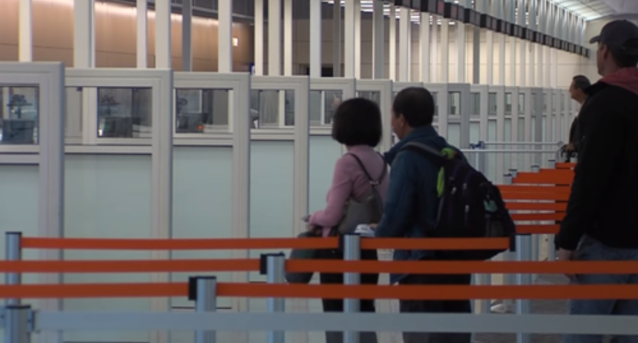 A queue for border control. Screenshot from the video posted on the ICTN YouTube channel https://youtu.be/o-k_mDNaTjo A queue for border control. Screenshot from the video posted on the ICTN YouTube channel https://youtu.be/o-k_mDNaTjo