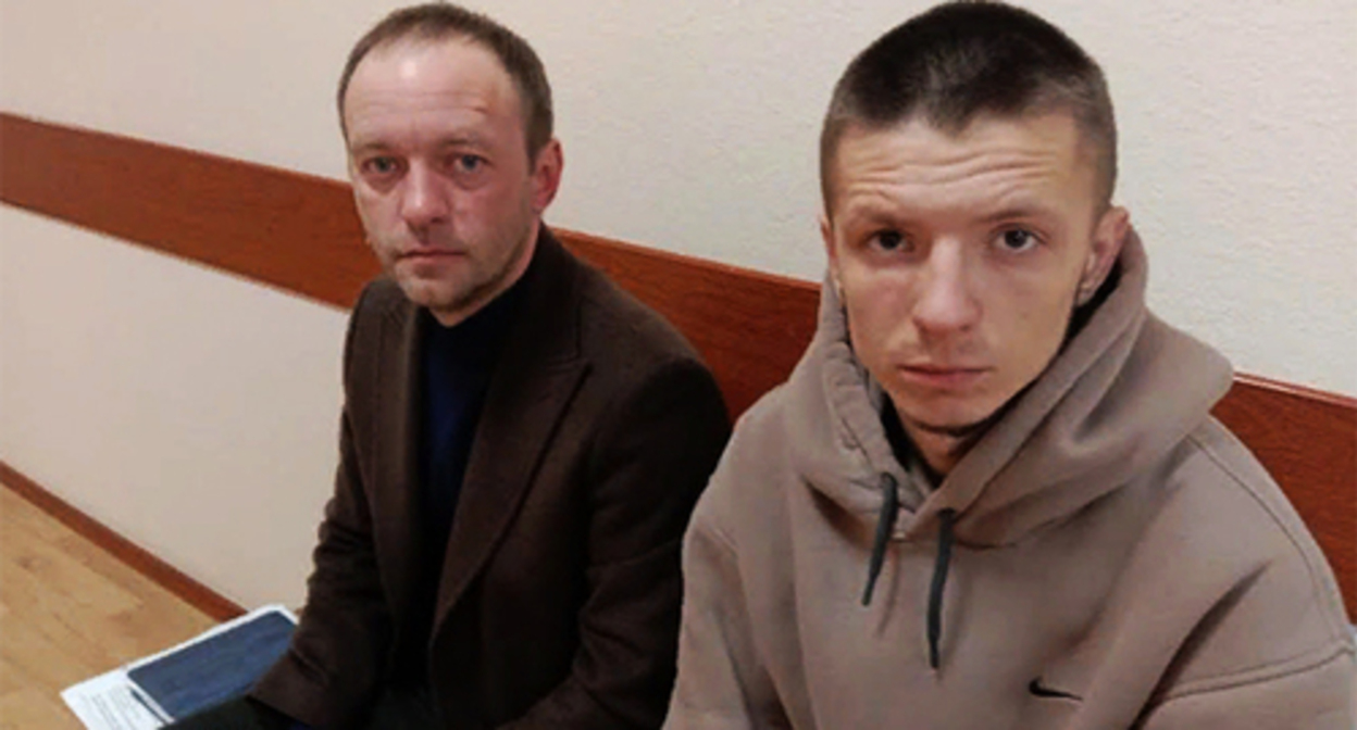 Dmitry Denisov (on the right) and his advocate Vadim Goncharov. Photo by Vyacheslav Yaschenko for the "Caucasian Knot" Dmitry Denisov (on the right) and his advocate Vadim Goncharov. Photo by Vyacheslav Yaschenko for the "Caucasian Knot"