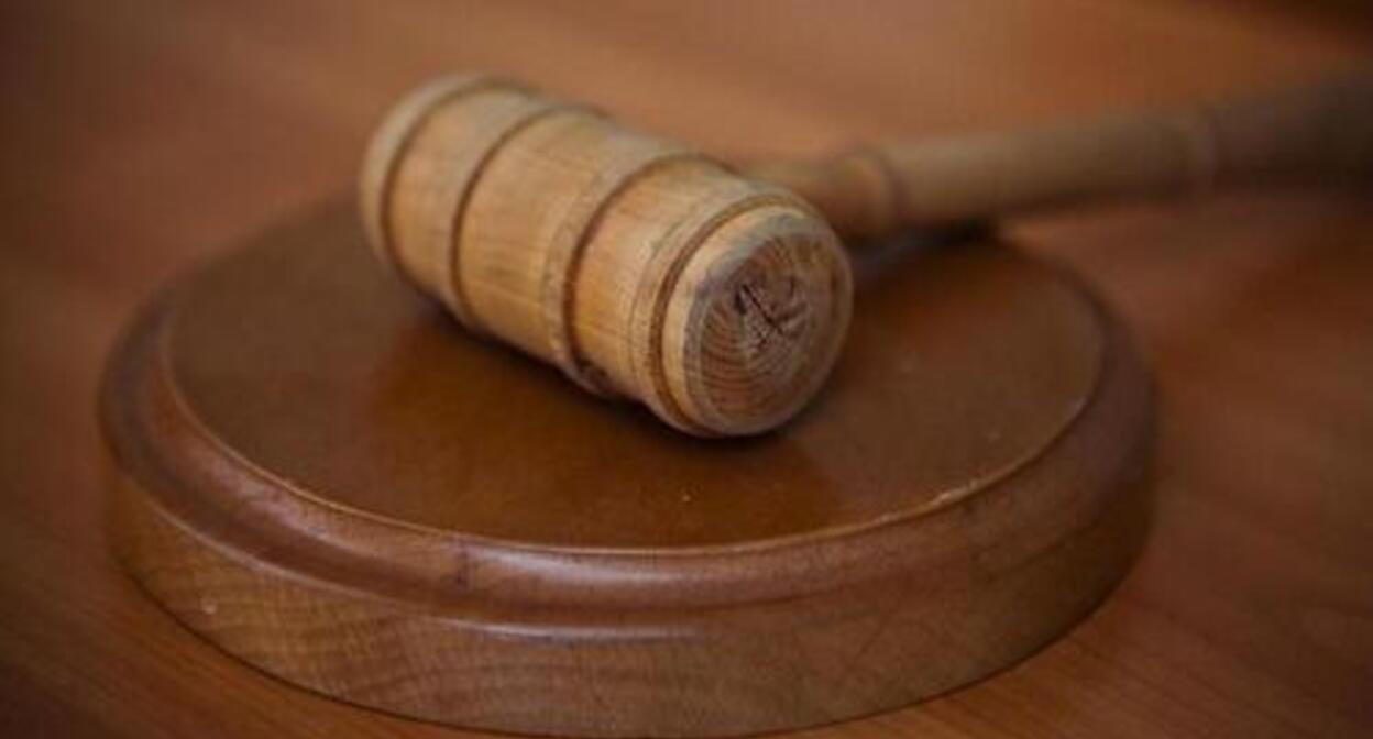 A gavel. Photo: Fyodor Obmaykin / Yugopolis A gavel. Photo: Fyodor Obmaykin / Yugopolis