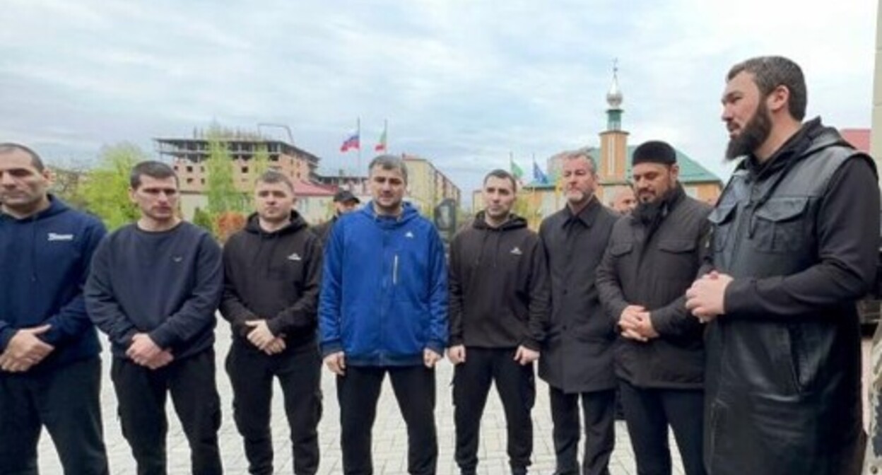 Magomed Daudov addresses the Chechen fighters who returned from Ukrainian captivity. Photo by the 'Grozny Inform' news agency
Magomed Daudov addresses the Chechen fighters who returned from Ukrainian captivity. Photo by the 'Grozny Inform' news agency