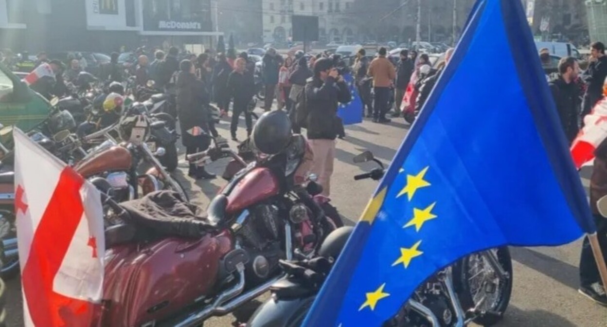 Protesters organized motorcycle rally. Tbilisi, December 22, 2024. Photo: Interpressnews https://www.interpressnews.ge/ru/article/165458-v-tbilisi-prokhodit-marsh-dvukhkolesnykh