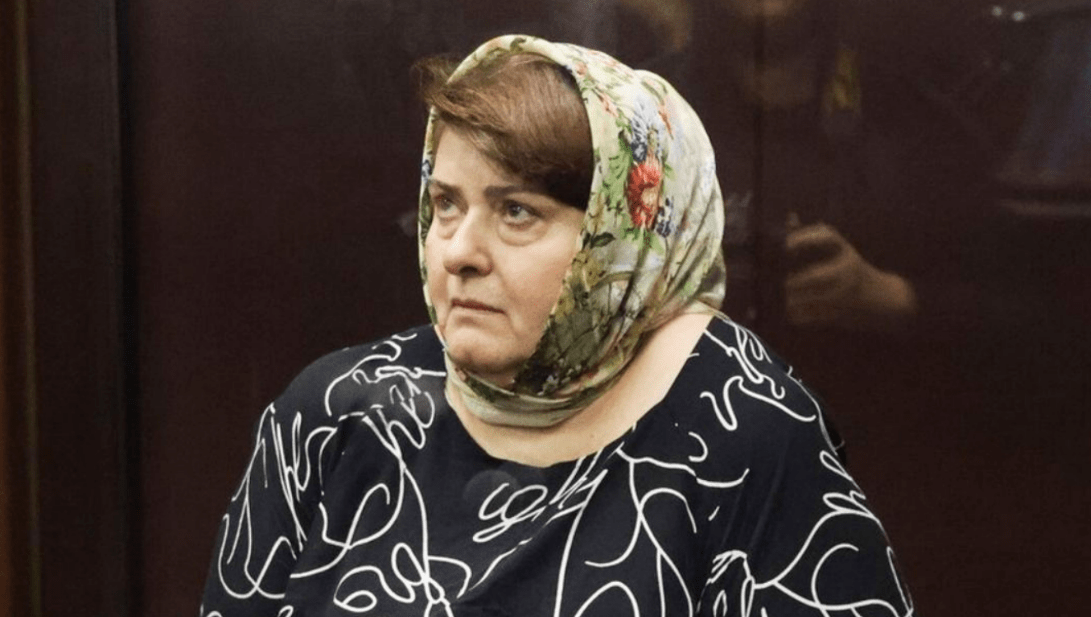 Zarema Musaeva in a court. Screenshot of a photo posted on the Telegram channel of the  "Team against Torture" (included into the register of foreign agents) on November 11, 2024, https://t.me/no_torture/3448