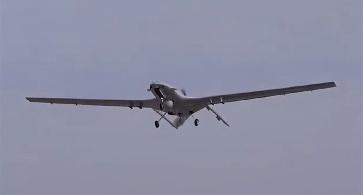 Drone: still from the video: https://www.youtube.com/watch?v=svc5R-XT6-E&t=345s