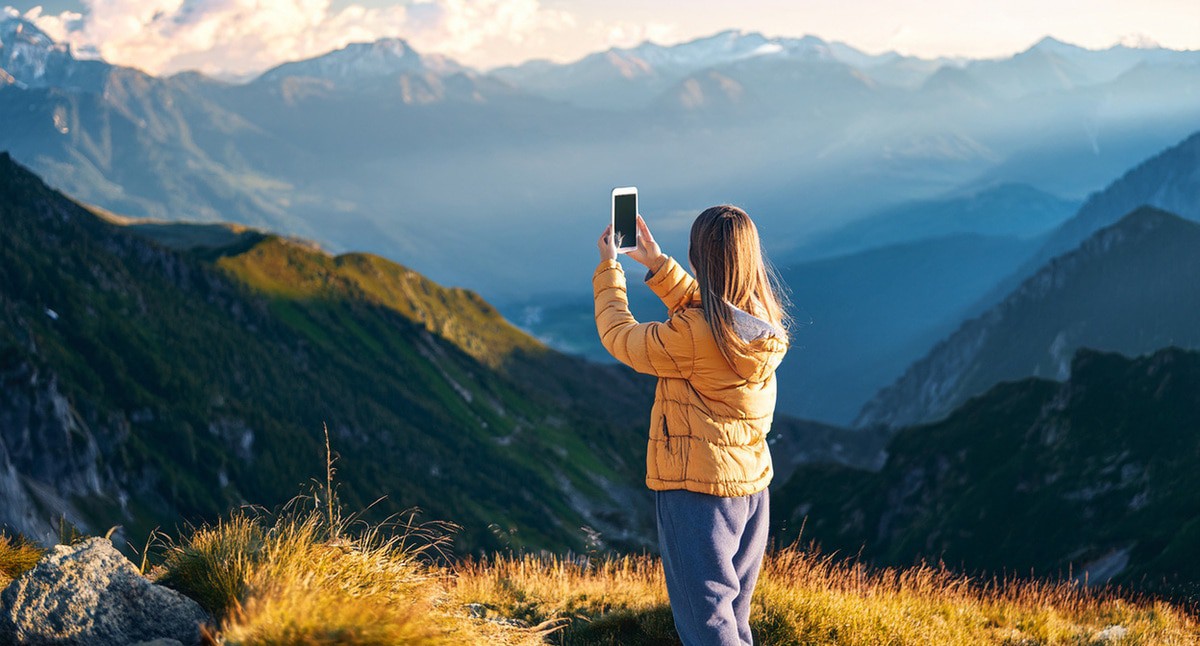 A girl is trying to catch a connection: the illustration was created by the “Caucasian Knot” by using the AI in the Photoshop software.
