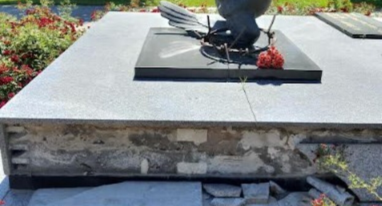 Damage to the monument to victims of political repressions in Astrakhan. Photo provided to the “Caucasian Knot” by a resident of Astrakhan.
