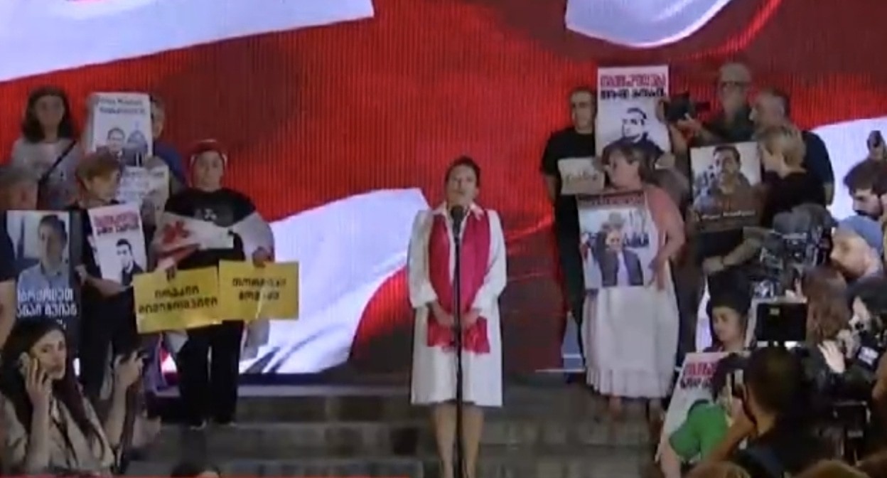 Salome Zurabishvili’s speech on Rustaveli Avenue. A screenshot from a video by the “Pirveli” TV channel.
