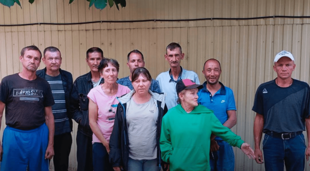 People freed from labour slavery in Kuban. A screenshot photo by the “Alternative” movement dated June 12,2025, https://t.me/alternative_help/2800

