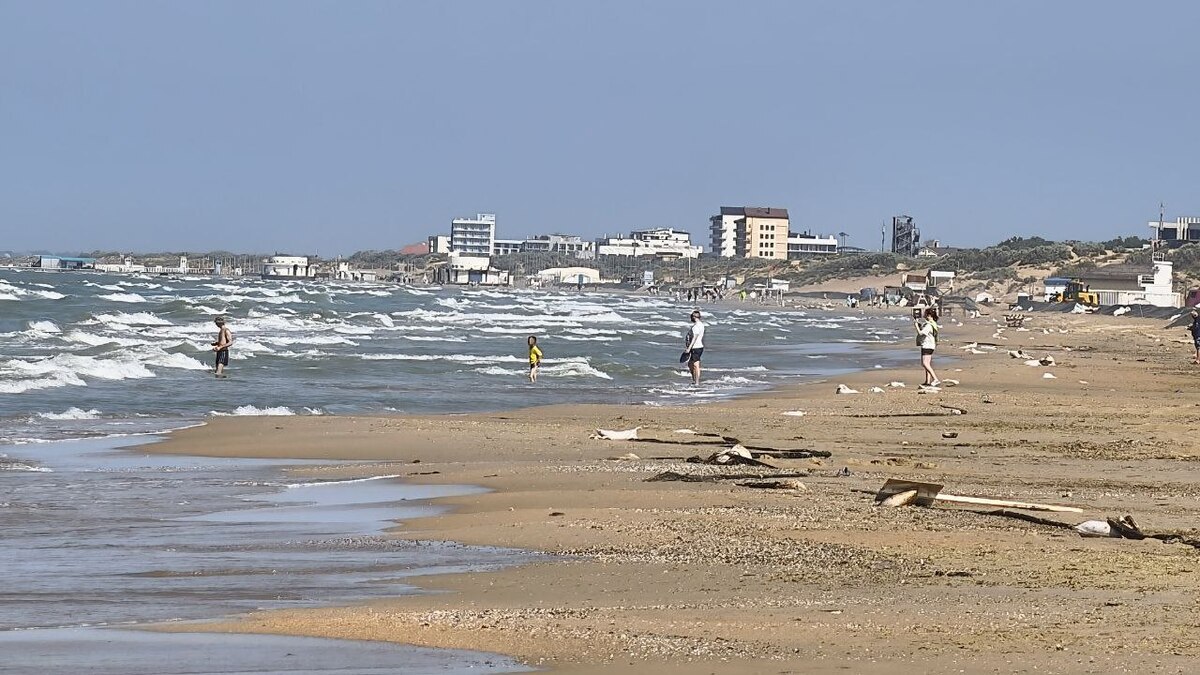 A beach in Anapa. June 17, 2025. Photo by https://t.me/makovozovy/38686
