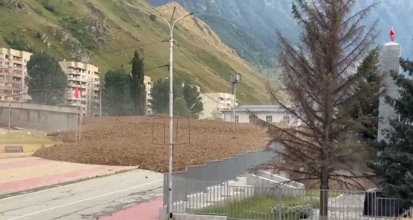 Mudflow in Tyrnyauz. July 31, 2025. Video still from the Kabardino-Balkarian Ministry of Emergency Situations https://t.me/mchskbr/7929