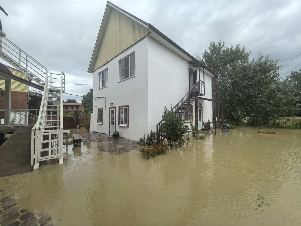 The situation in Lermontovo. Screenshot of a photo by Pavel Cherginets from the Telegram channel "My Tuapse" from 03.08.25, https://t.me/c/1348361768/437133.

